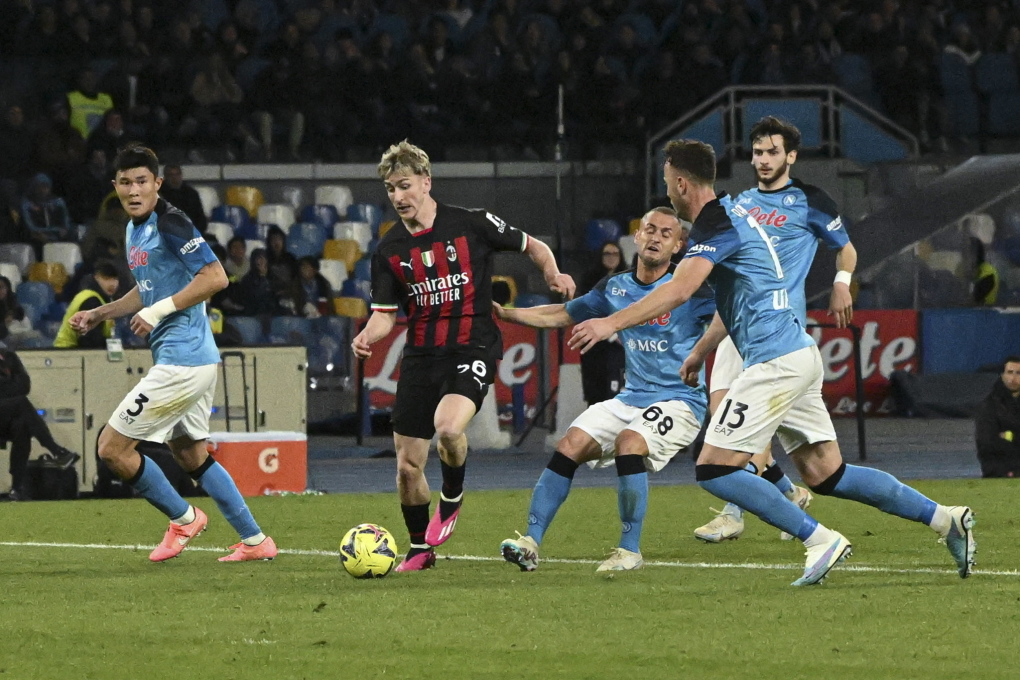 Milan thắng Napoli đậm ở Serie A