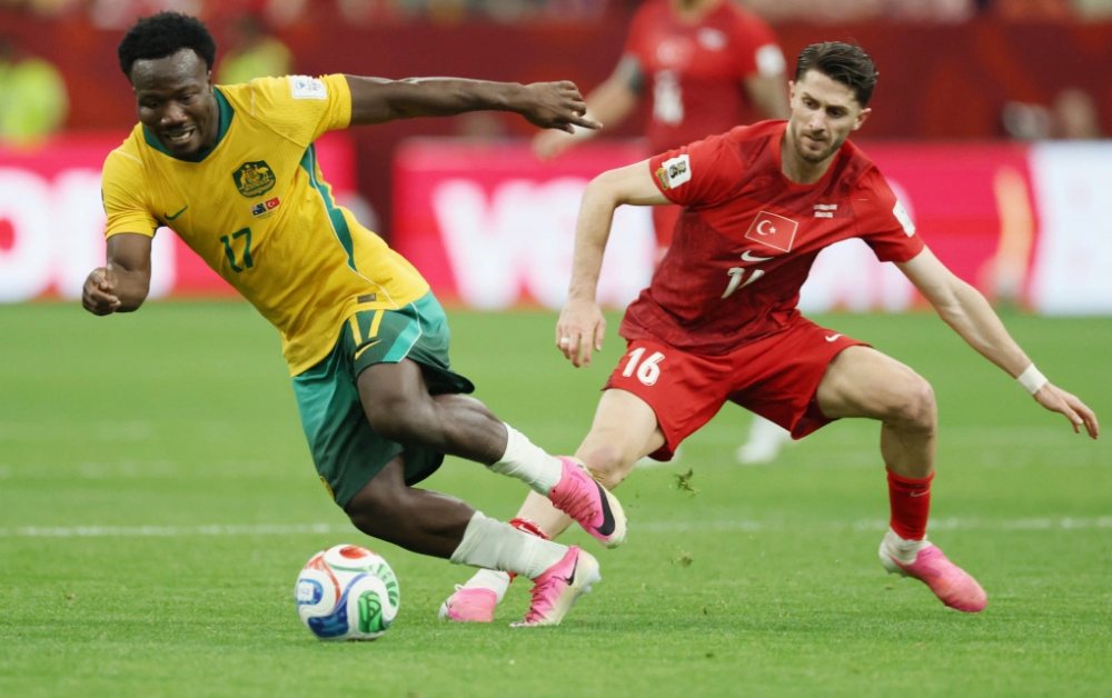 Australia thắng Thổ Nhĩ Kỳ nhờ sao trẻ sinh ở trại tị nạn