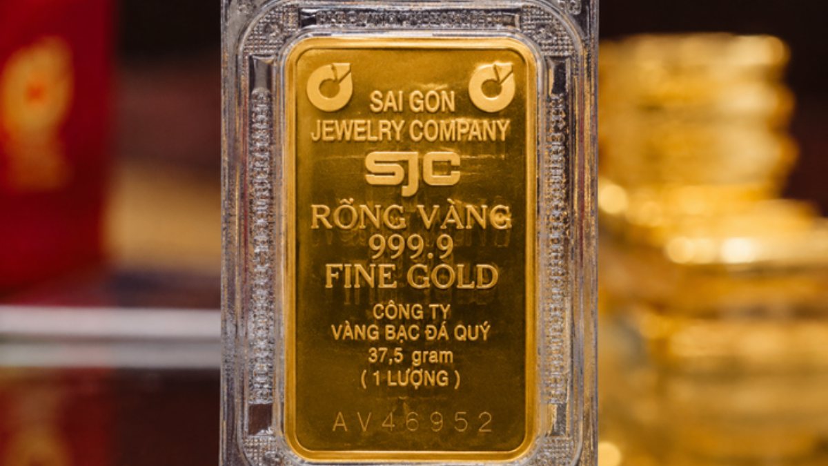 Giá vàng 9999 SJC hôm nay 15/8/2026: Giảm 100.000 đồng
