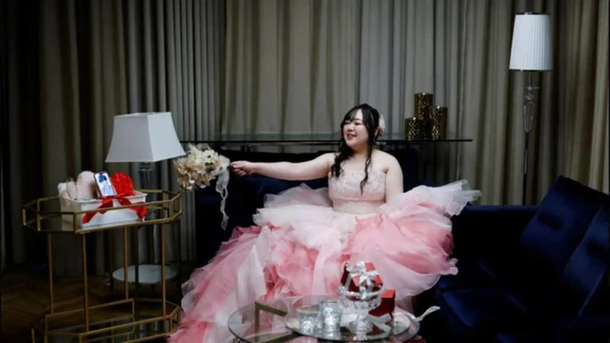 Cô dâu Nhật và cuộc hôn nhân ảo với chú rể AI gây tranh cãi