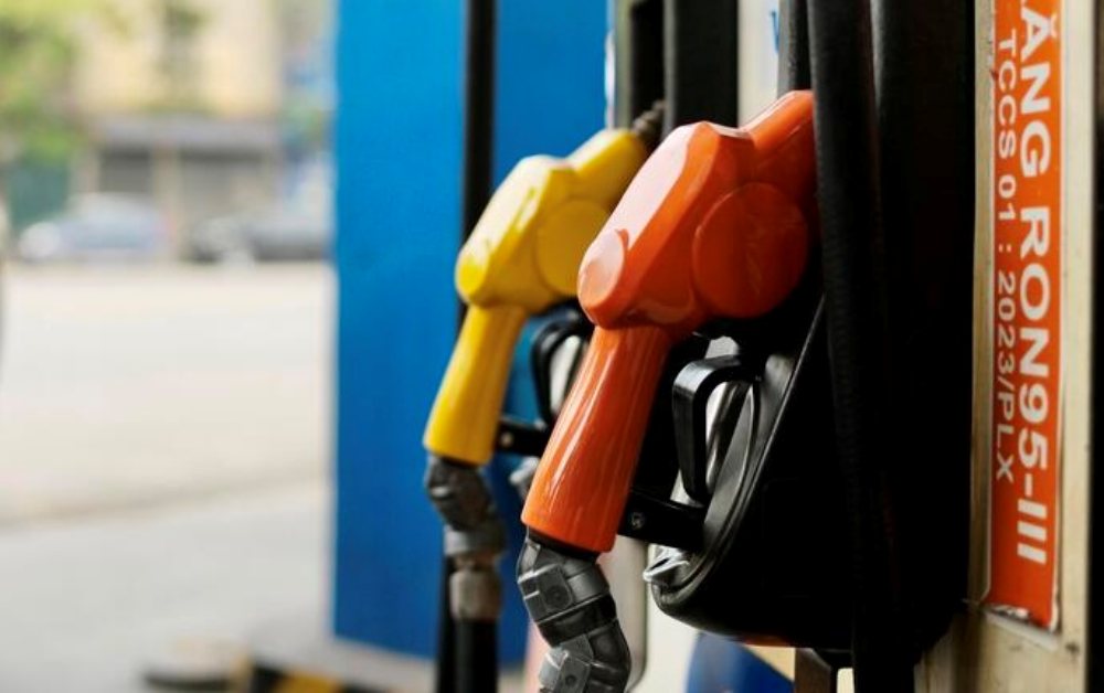 Giá xăng dầu hôm nay 25/7: Quay đầu tăng