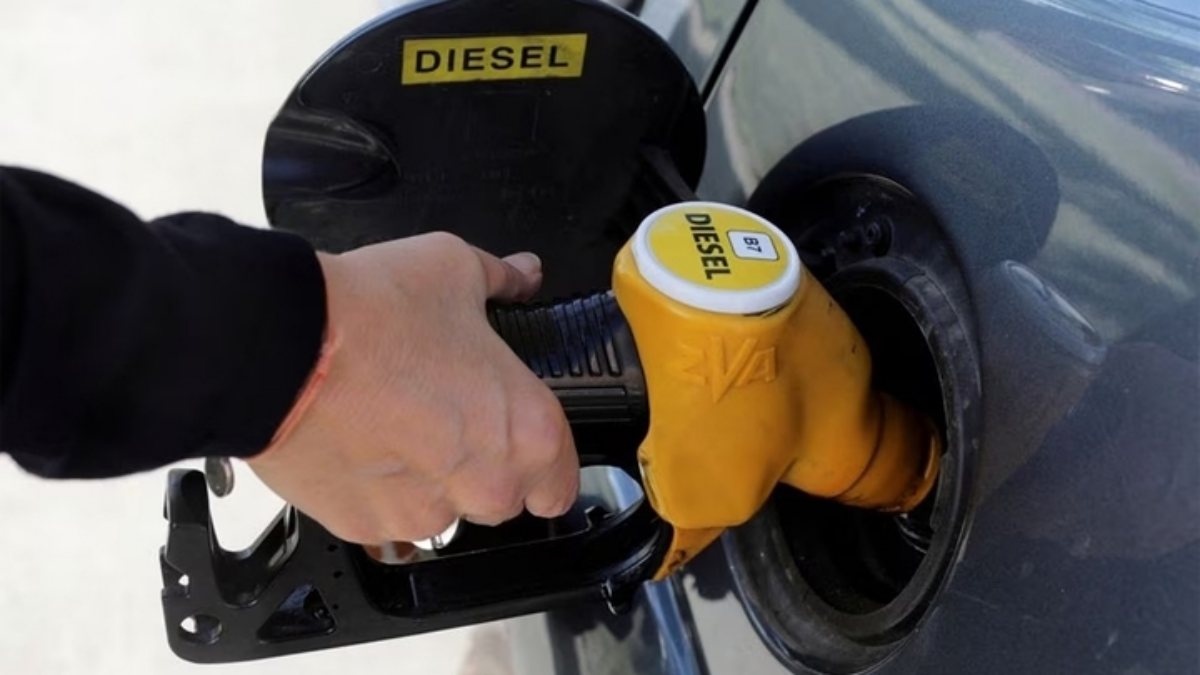 Giá xăng dầu hôm nay 15/3: Tiếp tục đi lên