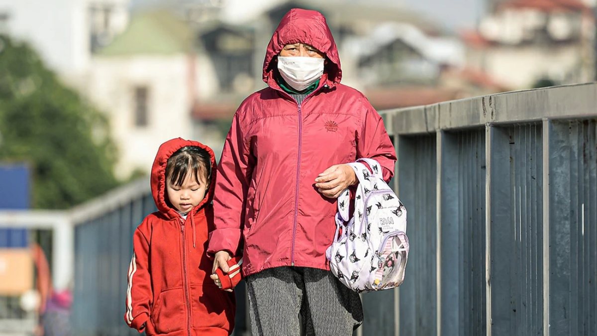 Hà Nội nắng hanh, nhiệt độ thấp nhất 13°C