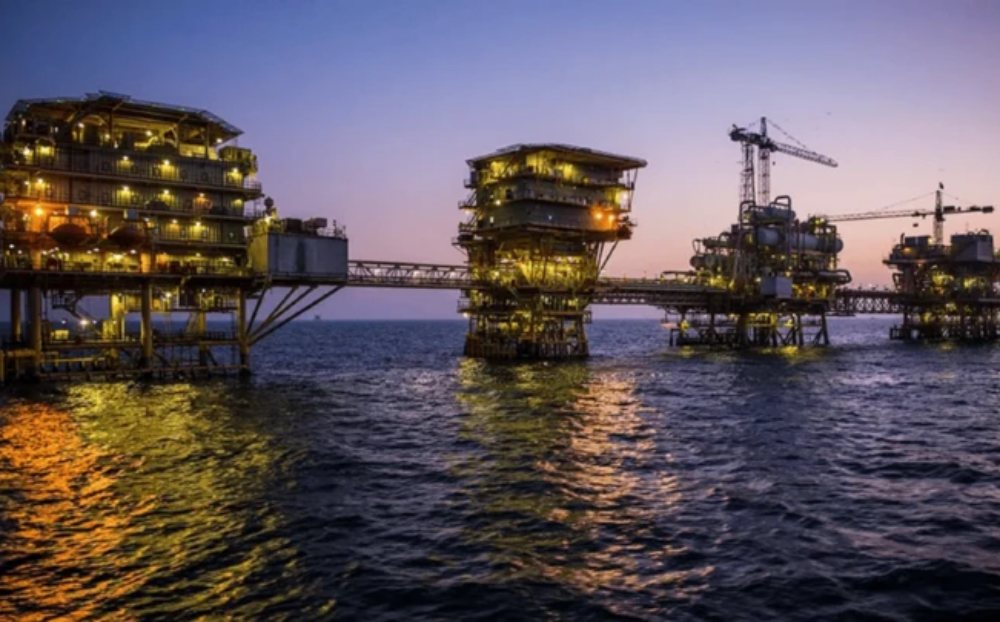 Giá xăng dầu hôm nay 21/11: Tiếp đà giảm