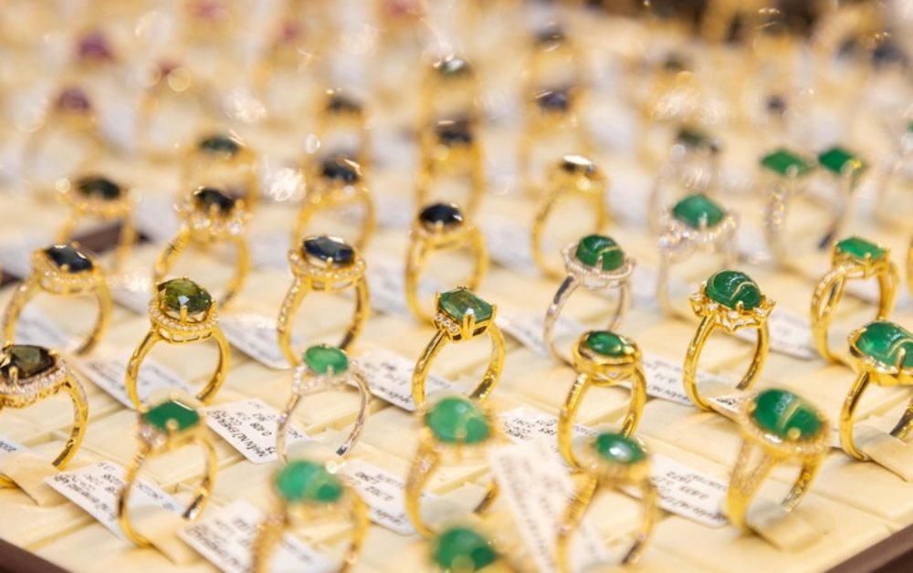 Giá vàng hôm nay 12/4: Chững lại cuối tuần, chuyên gia vẫn dự báo có thể vượt 5.000 USD/ounce