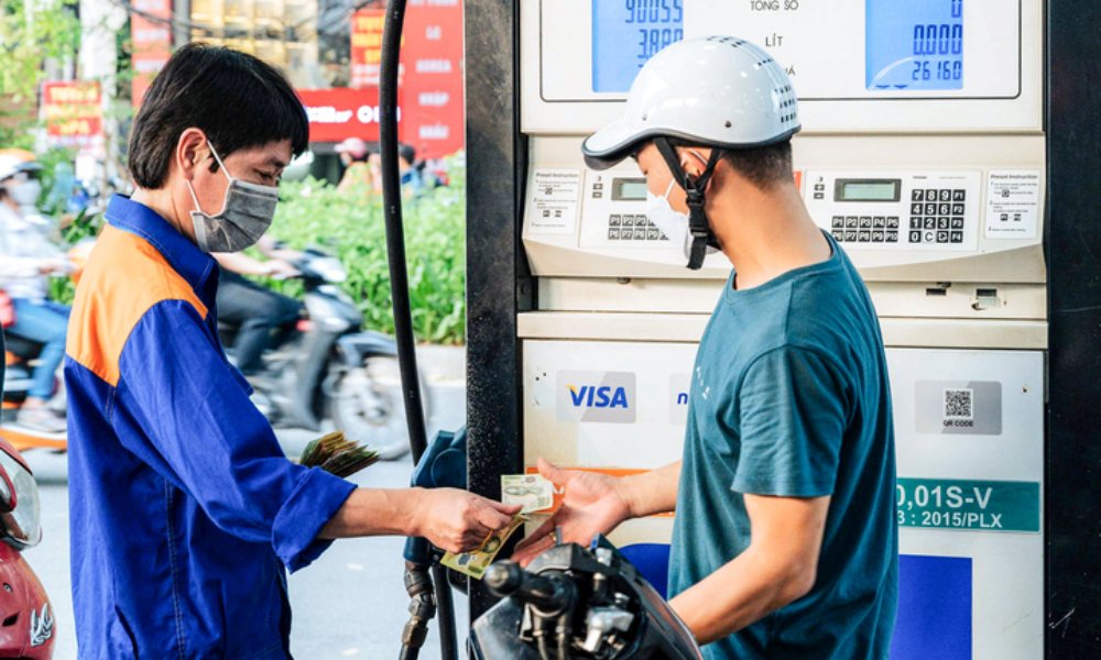 Chiều nay, giá xăng dự báo giảm, giá dầu tăng