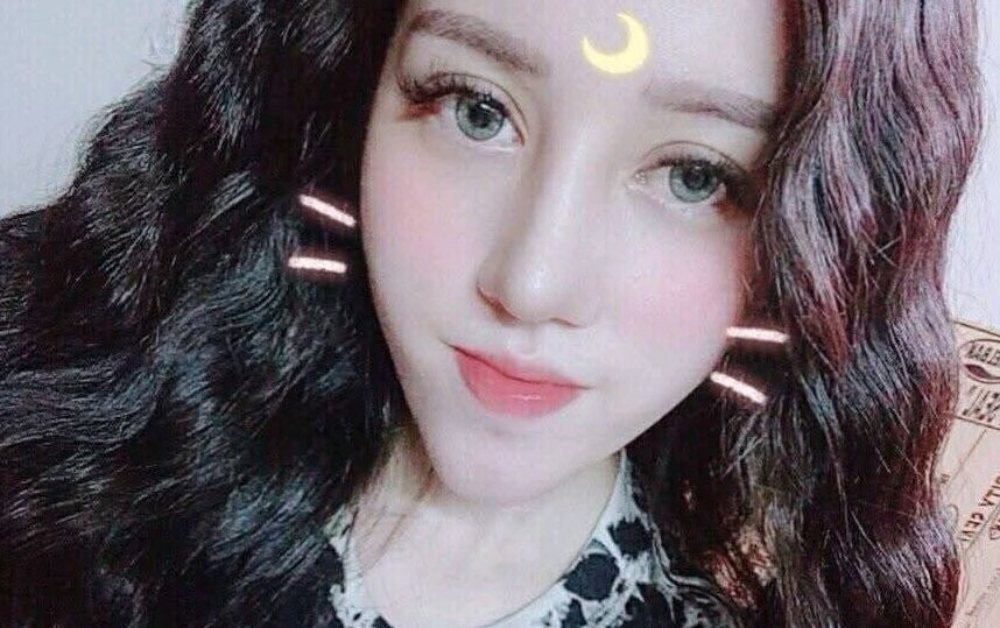 Thánh nữ Hà My lộ clip show trên live gây xôn xao