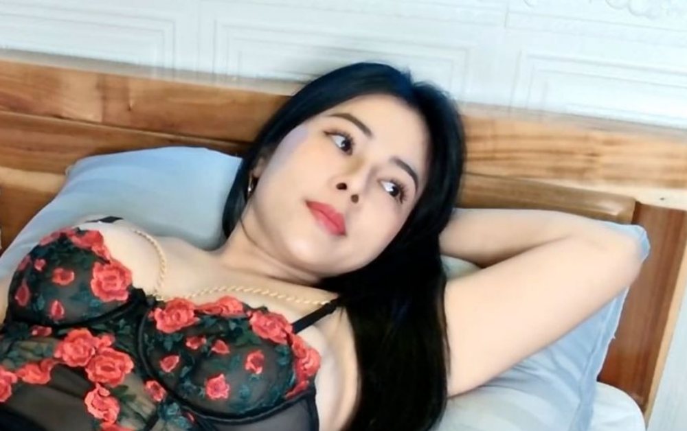 Clip idol hà my show trên livestream ở Đà Lạt gây xôn xao