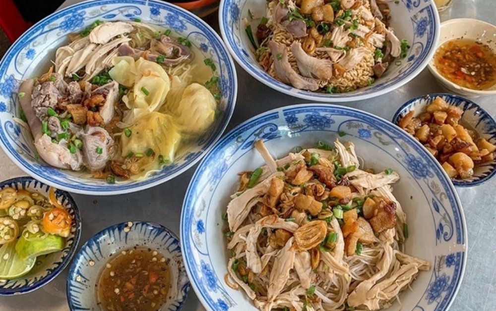 Cách nấu hủ tiếu gà ngon ngất tại nhà