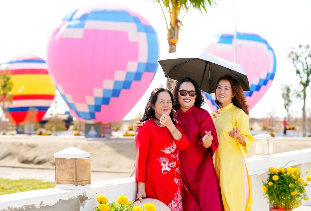 Dòng người đổ về Cần Giờ du xuân, đón đầu giá trị siêu đô thị ESG