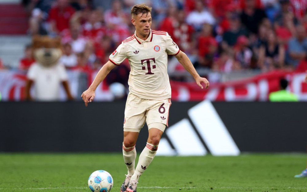 Tại sao Bayern Munich tuyệt tình với Joshua Kimmich?