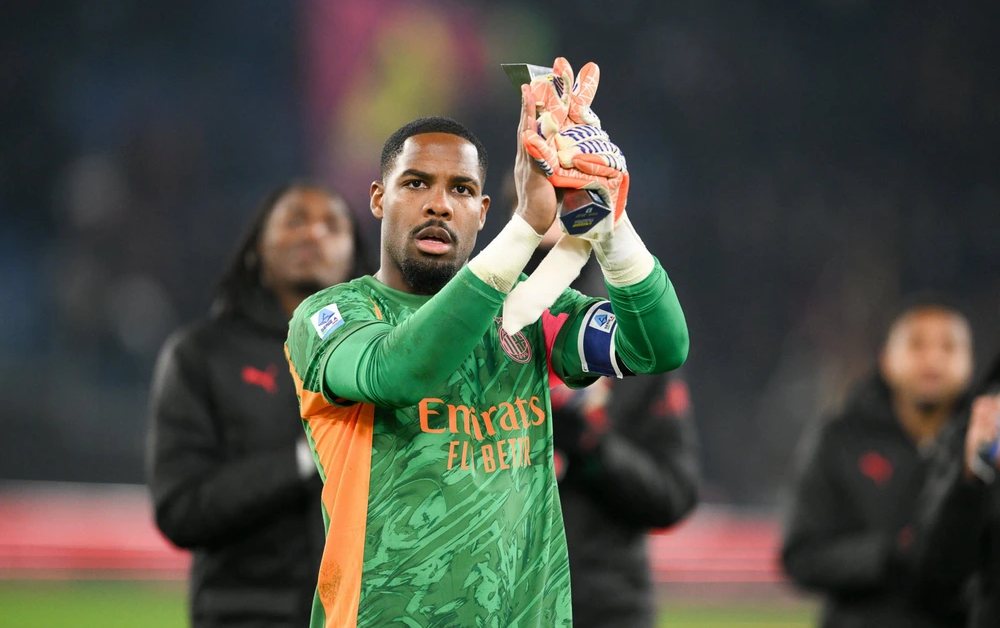 Bologna - Milan: Maignan ở lại không phải để "gánh team"