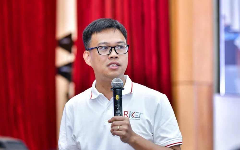 Cựu sinh viên ĐH Bách khoa khuyên bạn trẻ đừng quá khiêm tốn, hãy học cách "nổ"