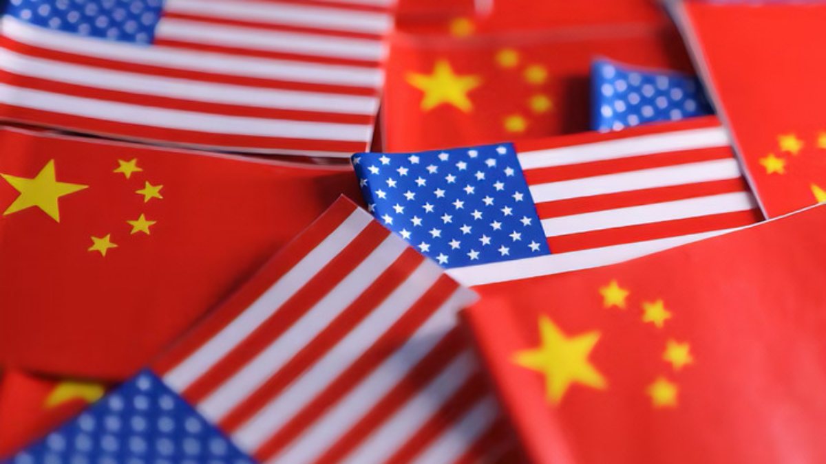 Công nghệ 24/12: Mỹ hoãn áp thuế chip Trung Quốc; phóng viên kiện các hãng AI