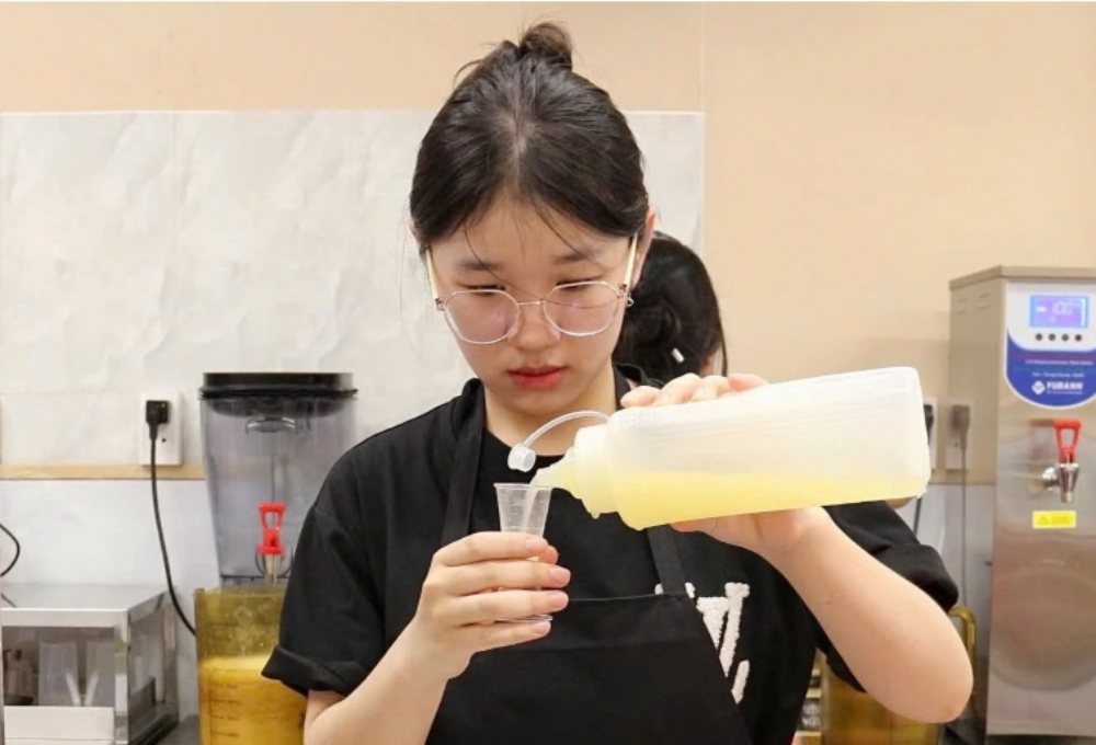 Trà sữa 7.000 đồng/ly ở TPHCM hết thời?