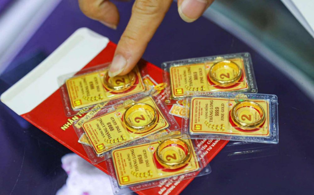 Giá vàng hôm nay 18/11: USD mạnh lên, vàng đi xuống