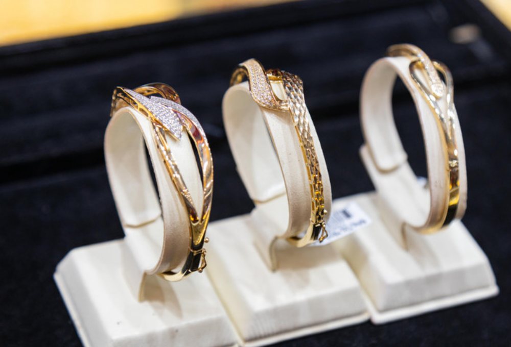 Giá vàng hôm nay 14/1/2026: Quay đầu giảm nhẹ từ đỉnh