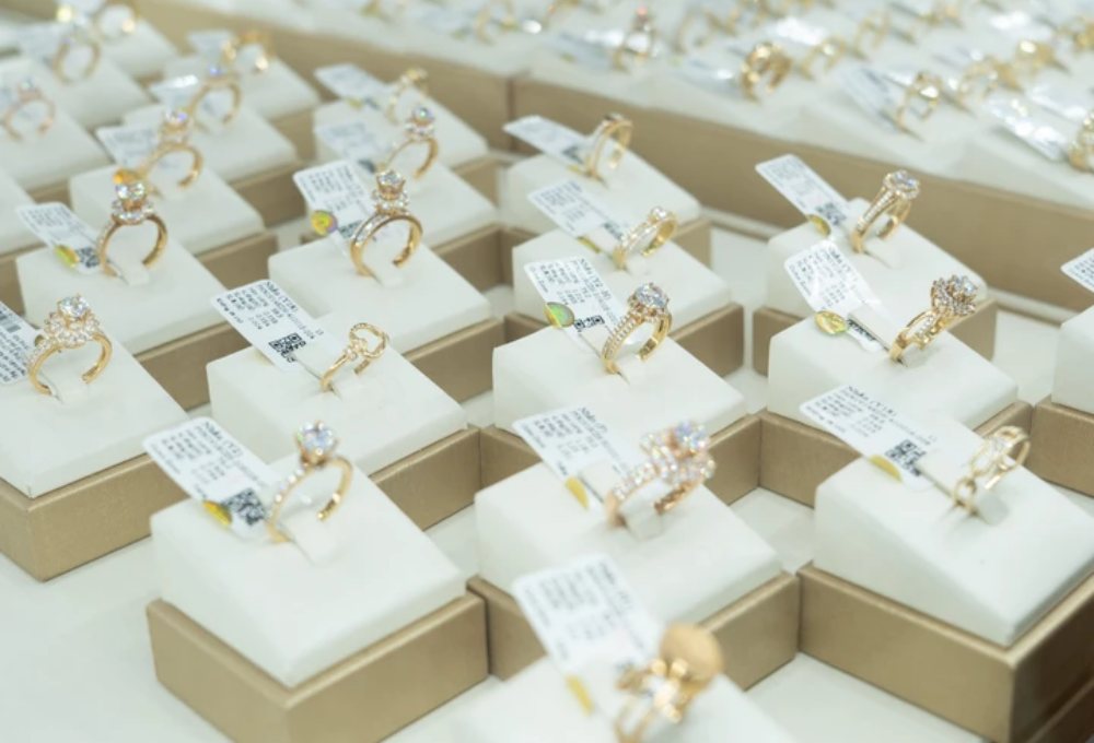 Giá vàng hôm nay 8/1: Quay đầu giảm mạnh