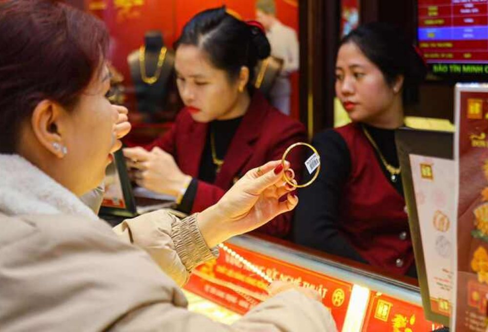 Giá vàng hôm nay (10-2): Tăng mạnh