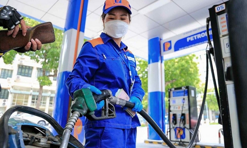 Giá xăng dầu hôm nay 30/5/2025: Quay đâu đi xuống