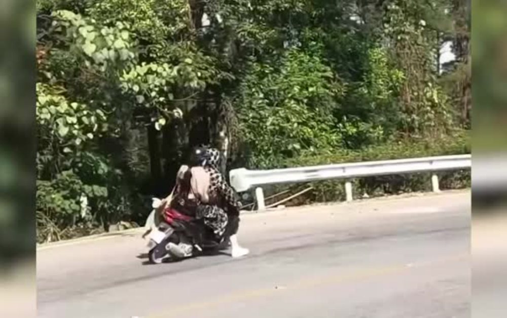 Kinh hoàng clip 2 cô gái đổ đèo ở Tam Đảo mất lái lao thẳng vào hộ lan