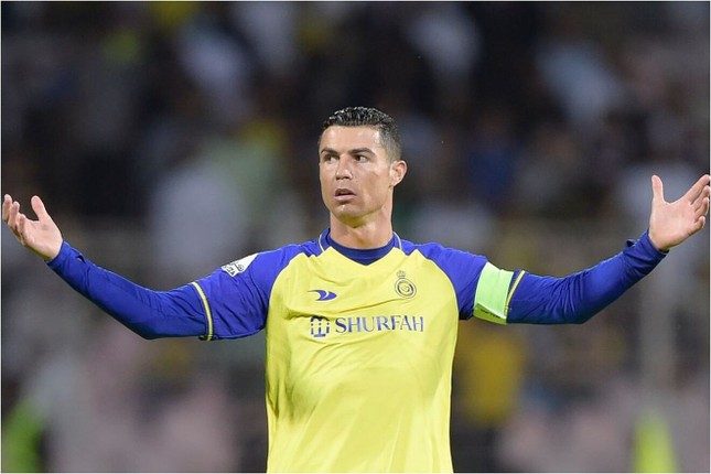 Ronaldo tịt ngòi trong màn ngược dòng 'phi thường' của Al Nassr