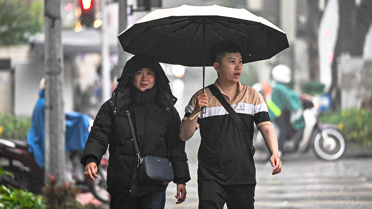 Miền Bắc nhiều nơi mưa nhỏ, miền Nam nắng nóng cục bộ