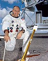 Alan Bean NASA portrait (S69-38859).jpg